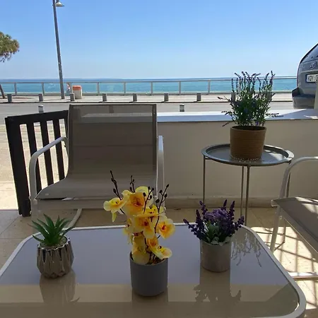 Mackenzie By The Sea Ground Floor Home Larnaca Exterior photo